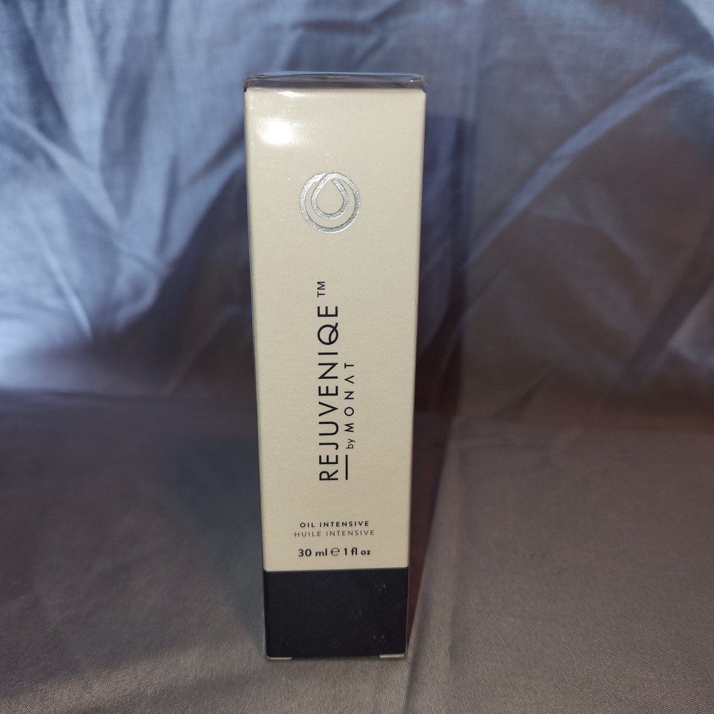 Monat Rejuveniqe Oil Intensive Hair Treatment - Cream and Black